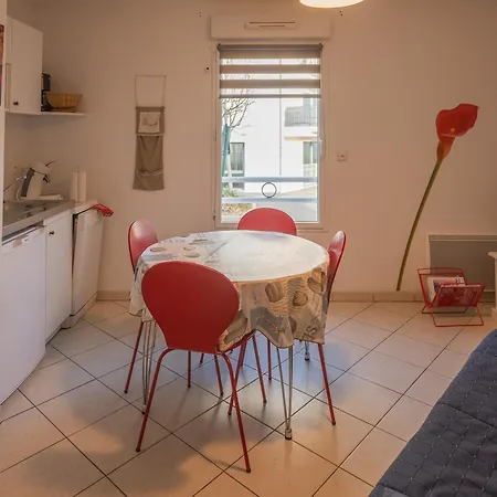 Appartement Les Sables-d'olonne, 2 Pièces, 4 Personnes - Fr-1-197-218 *